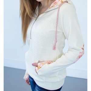 NWT Rogue Society Apparel Cream Floral Quilted Half Zip Hoodie